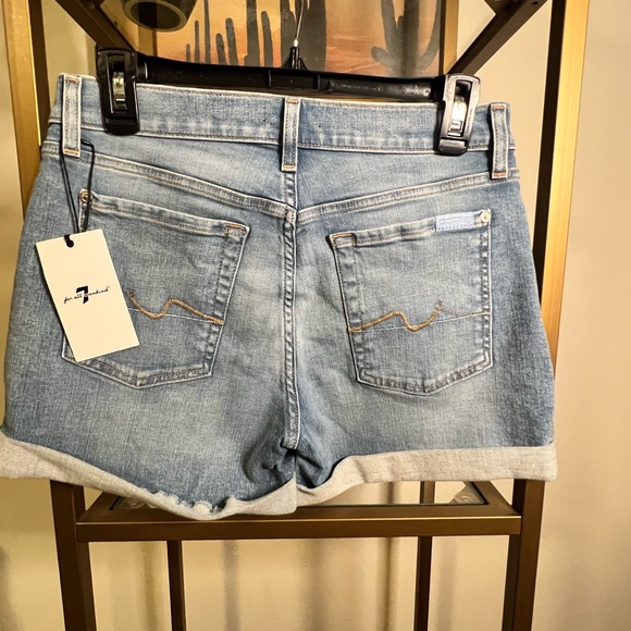 NWT 7 For All Mankind light wash denim shorts - Picture 2 of 5